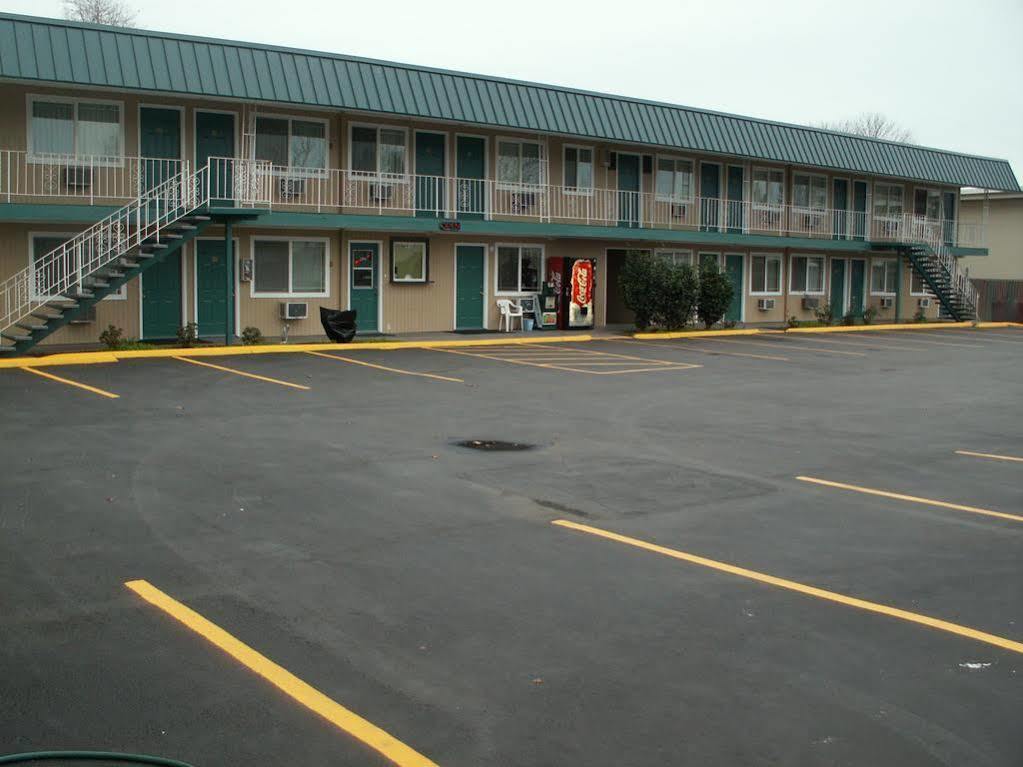 Executive Motel Юджин Экстерьер фото